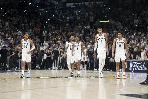 Windhorst：马刺首发其实是四后卫阵容 瓦塞尔也是后卫